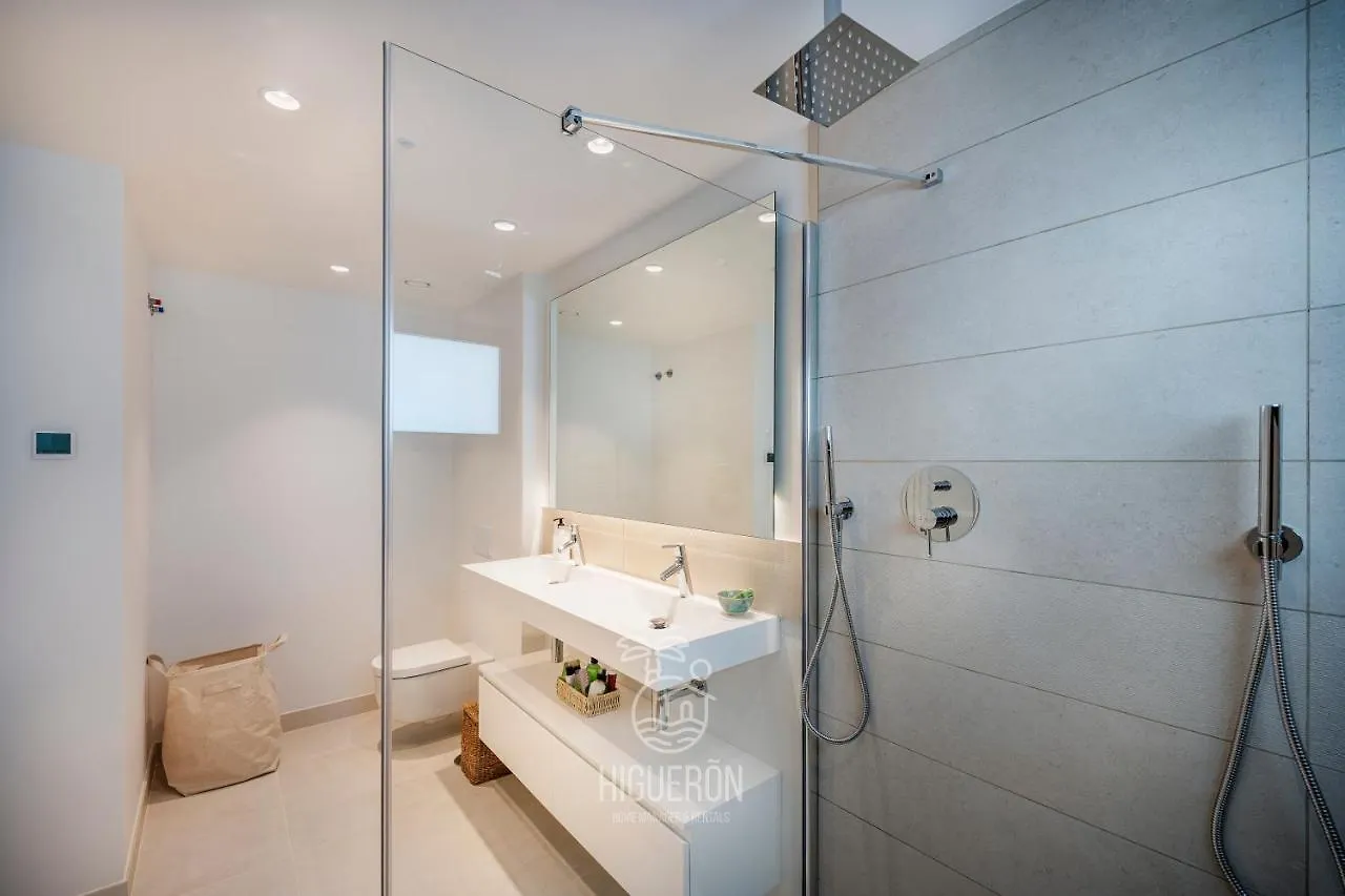 מאלגה Higueronrentals Casa Kiki 0*,